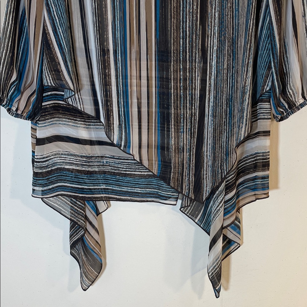 Travelers Collection by Chico’s Striped Woven Asymmetrical Blouse. M. NWT. - Picture 8 of 10